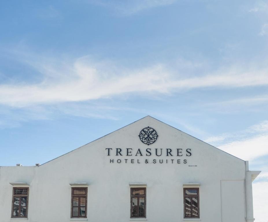 Treasures Hotel and Suites 5